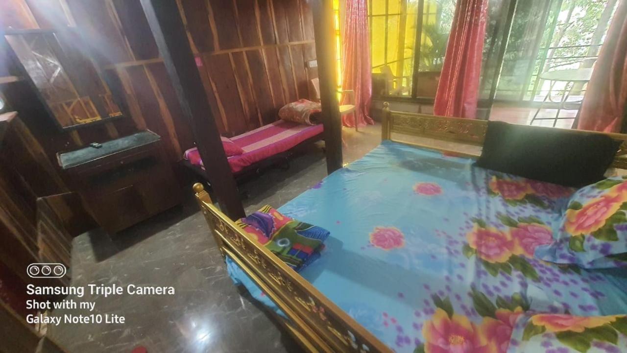 Amruta Homestays Chikhaldara Bagian luar foto